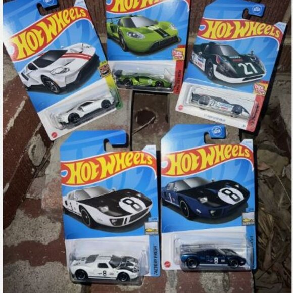 Mattel: Hot Wheels Ford GT Bundle Packl - Picture 1 of 1